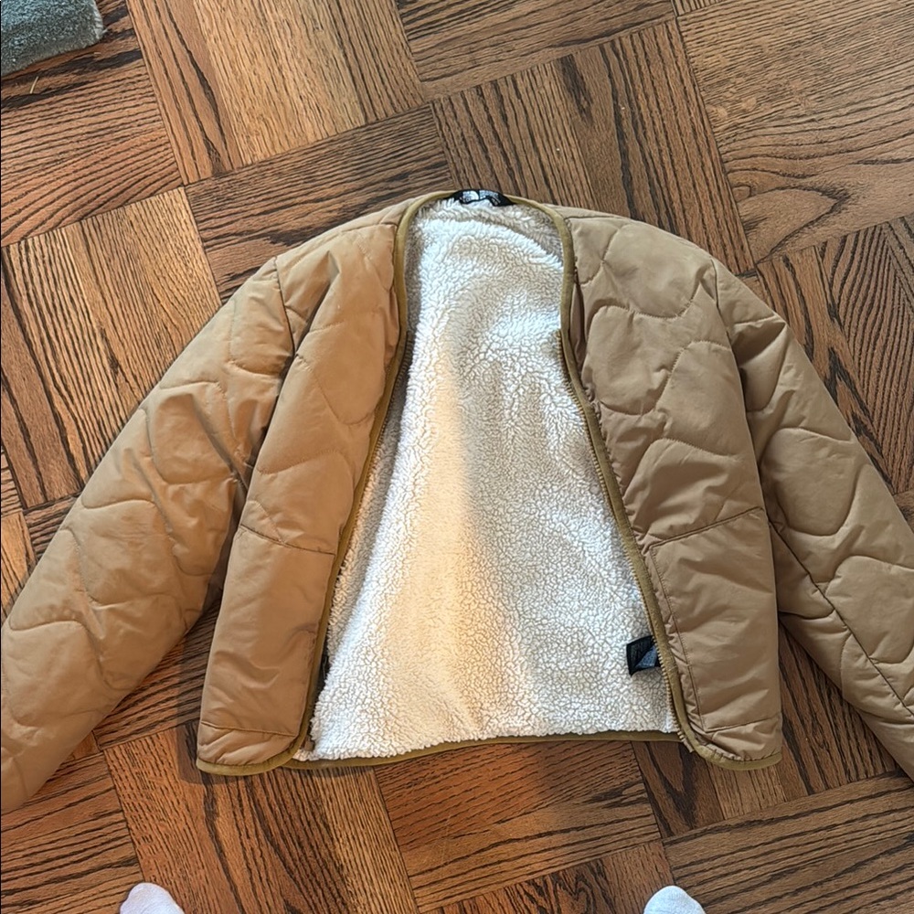 Kids north face Tan Quilted Jacket with Sherpa Lining - size m 10/12
